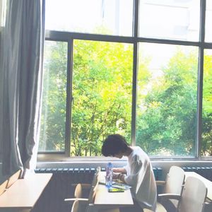 摸胸舔弄下艹网站在线观看
